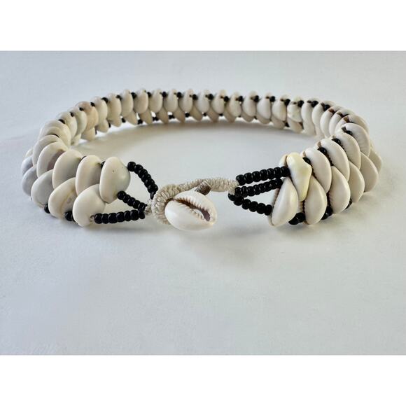 90's Cowrie Shell Collar 18" Beachy Statement Layered Shell Bib Necklace - Picture 3 of 9